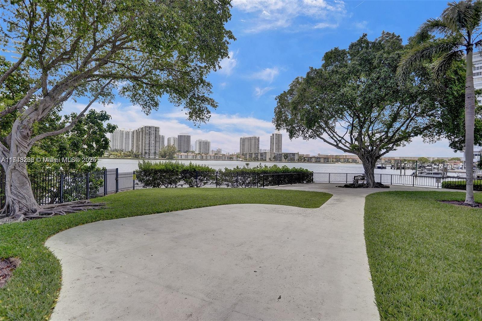 2750 NE 183rd St # 2003