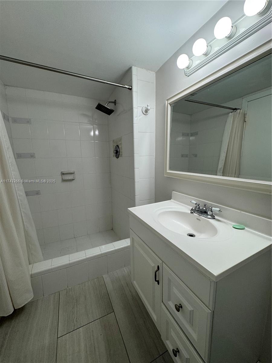 2750 NE 183rd St # 2003