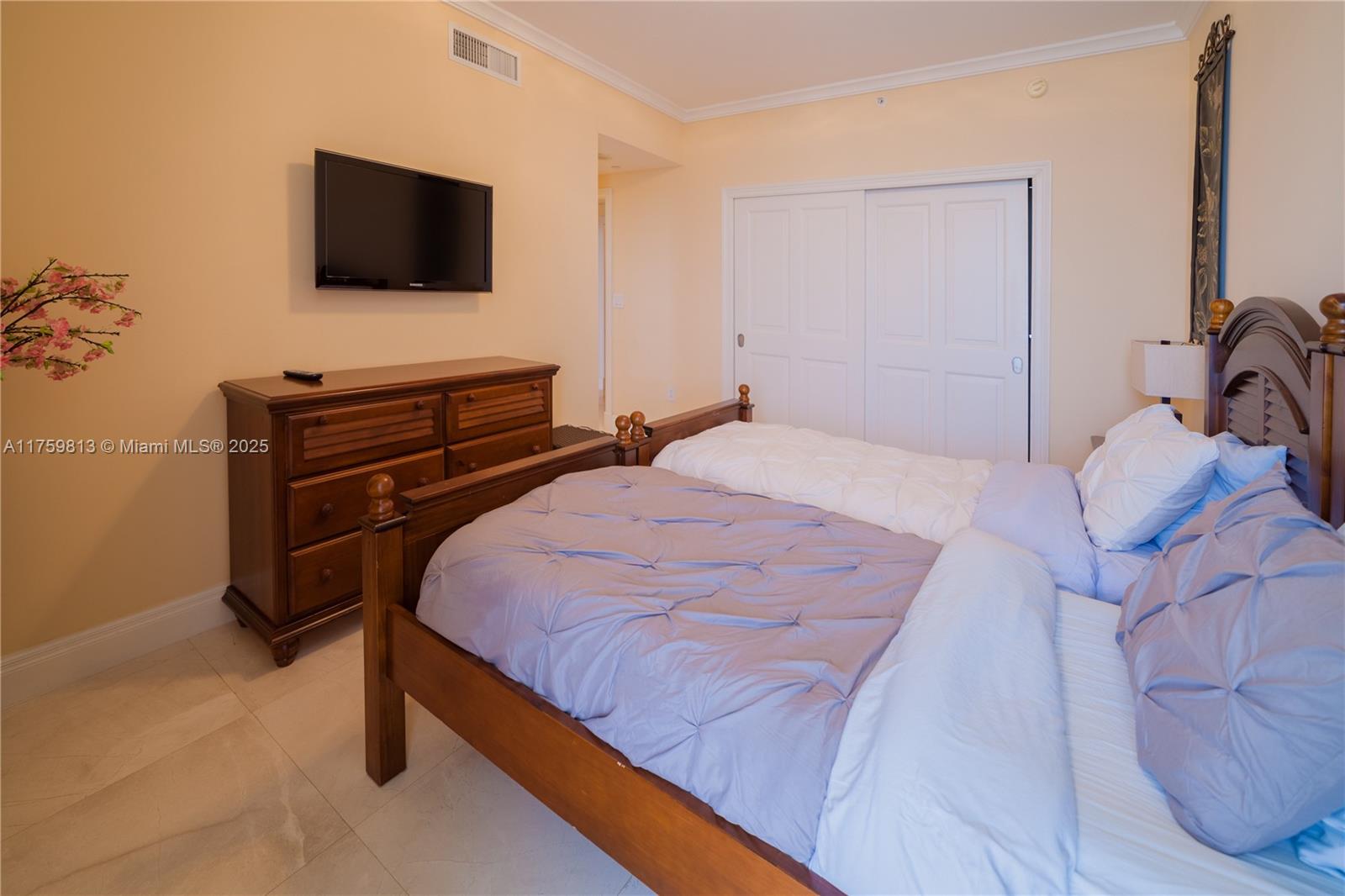 17875 Collins Ave # 4302