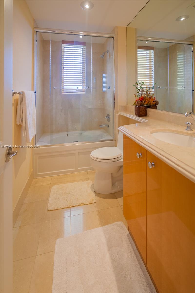 17875 Collins Ave # 4302