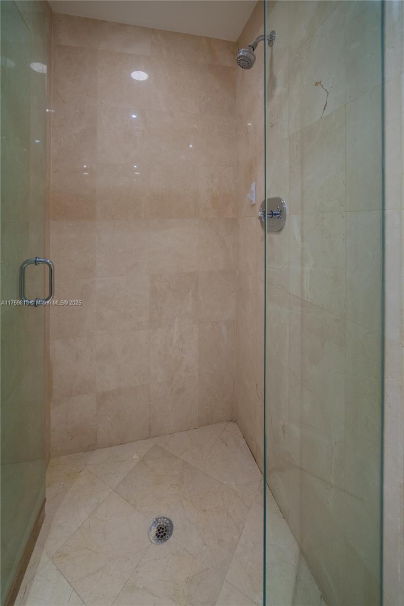 17875 Collins Ave # 4302