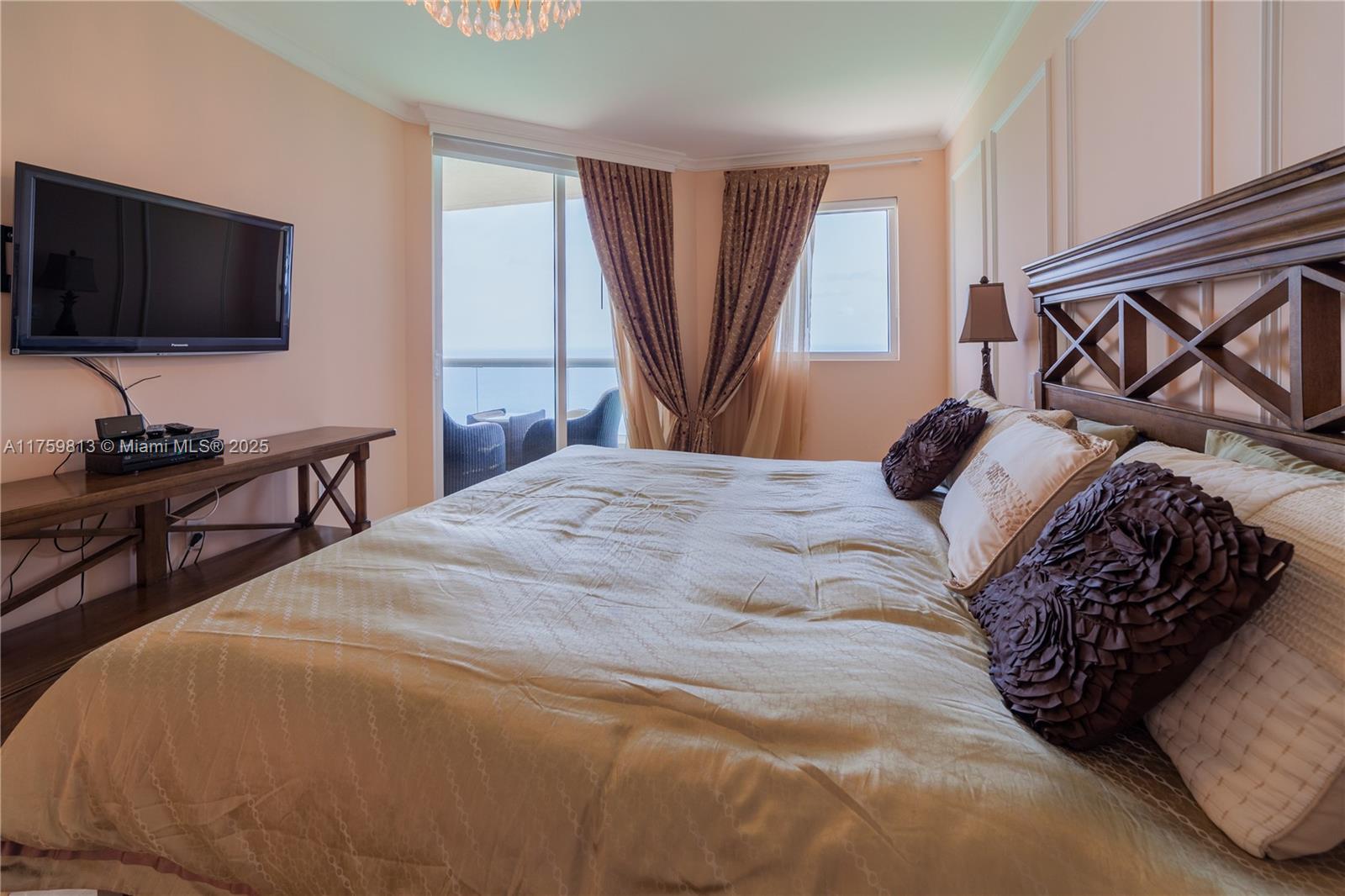 17875 Collins Ave # 4302