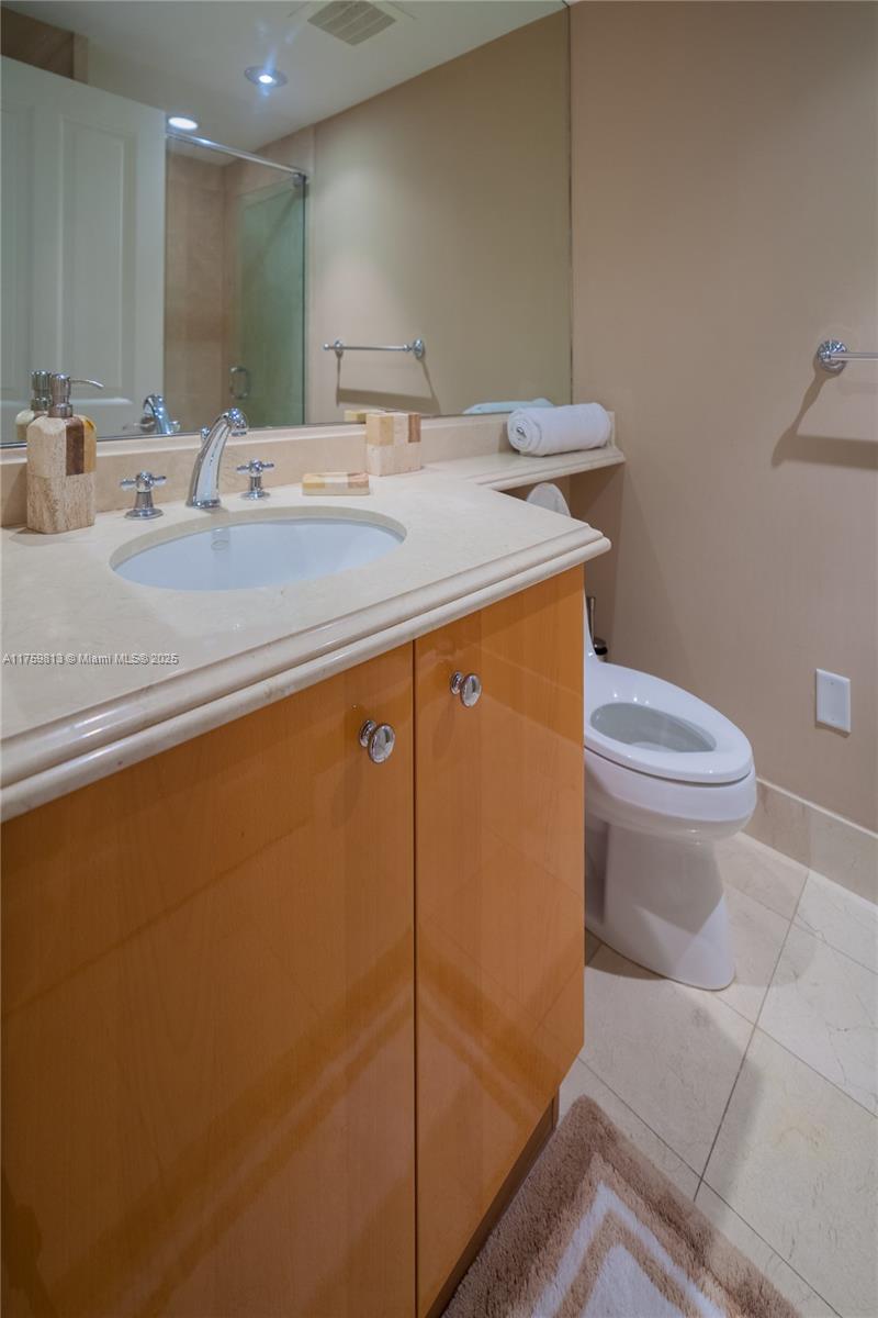 17875 Collins Ave # 4302