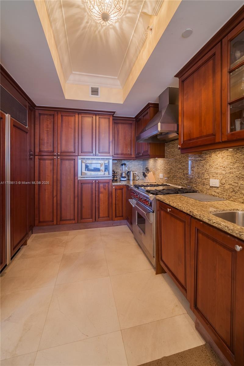 17875 Collins Ave # 4302