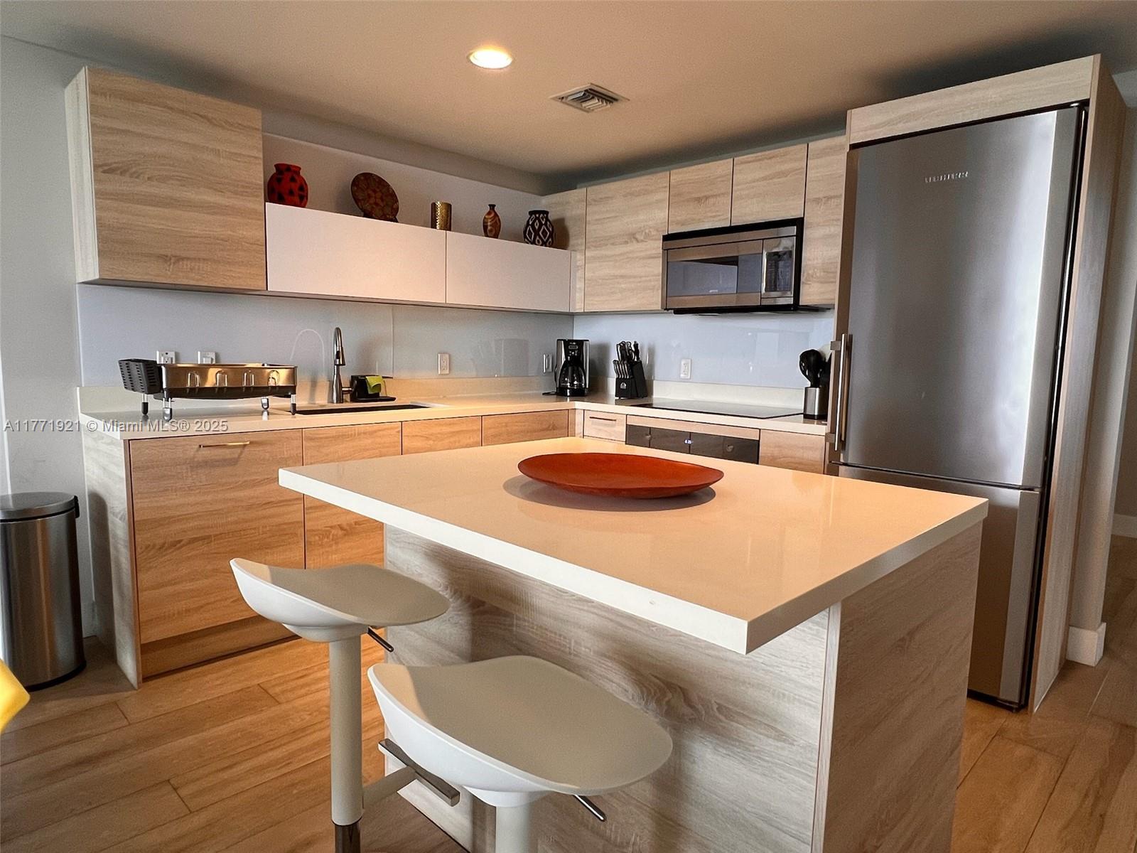 16385 Biscayne Blvd # 1906