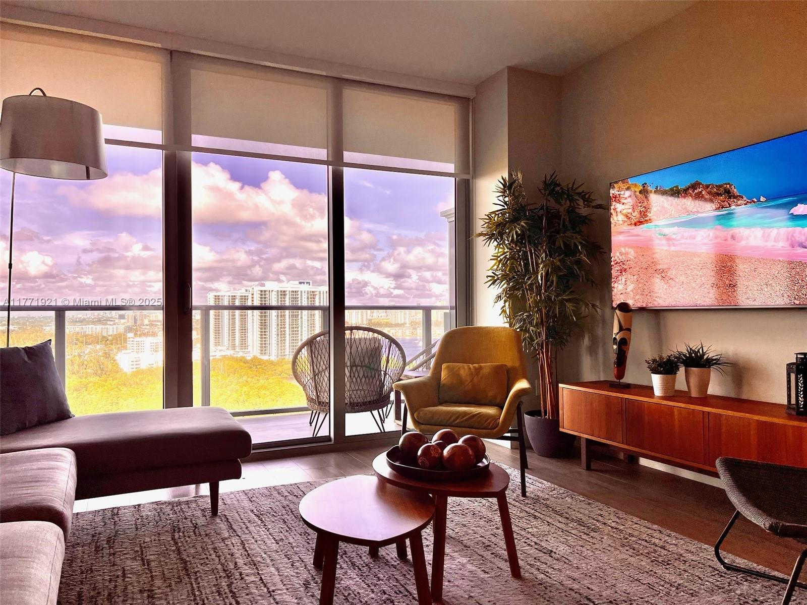 16385 Biscayne Blvd # 1906