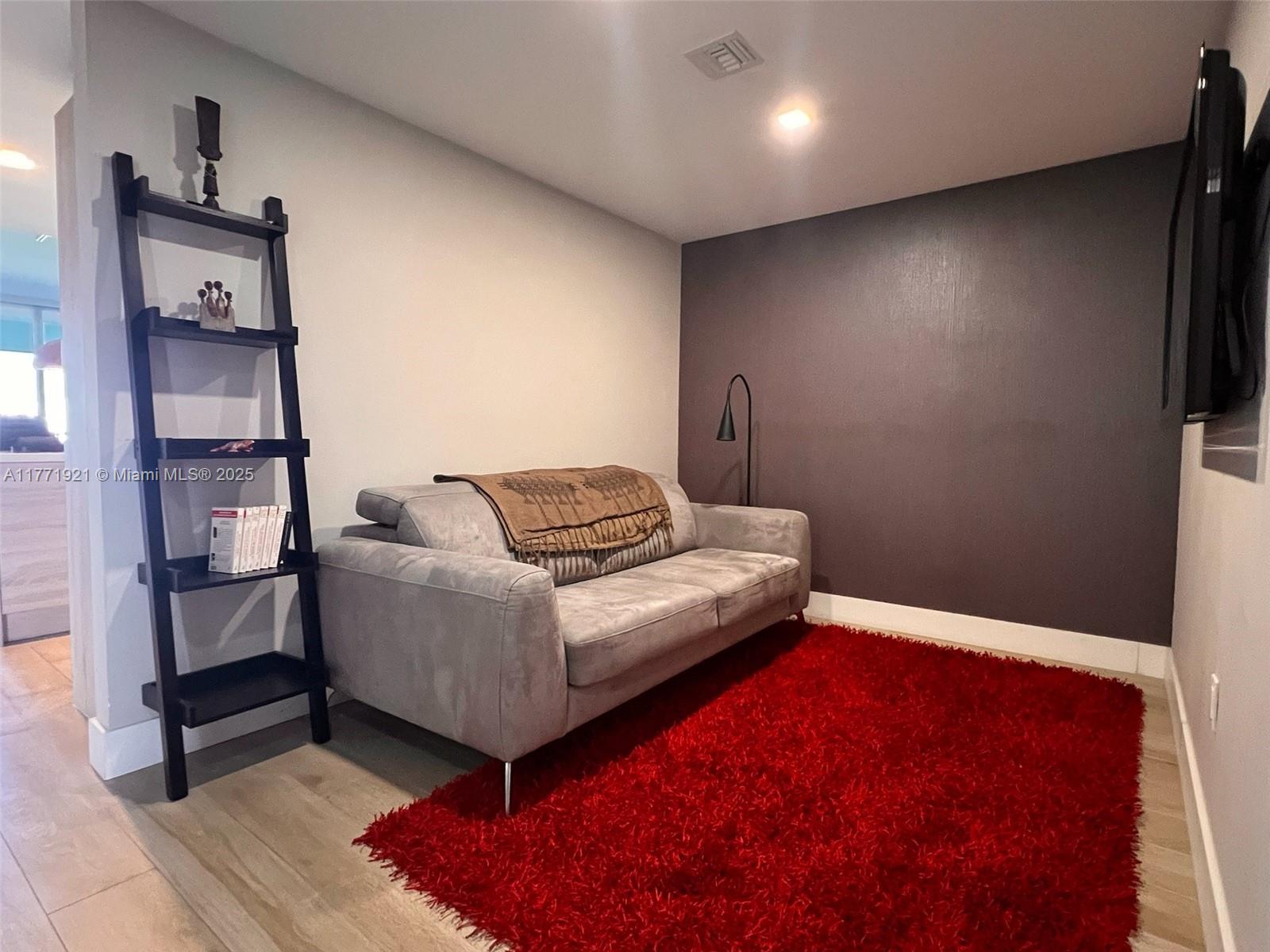 16385 Biscayne Blvd # 1906