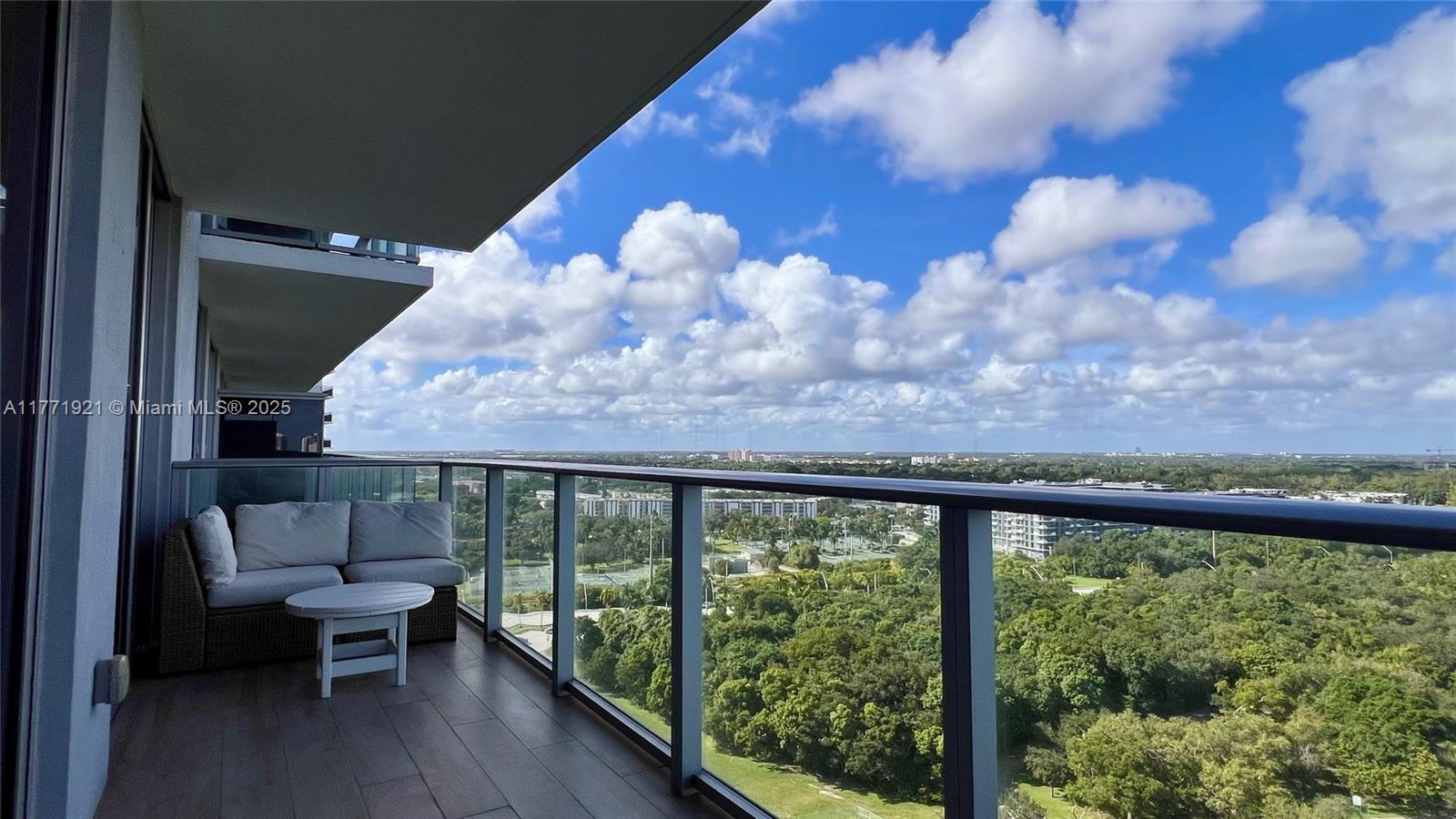 16385 Biscayne Blvd # 1906