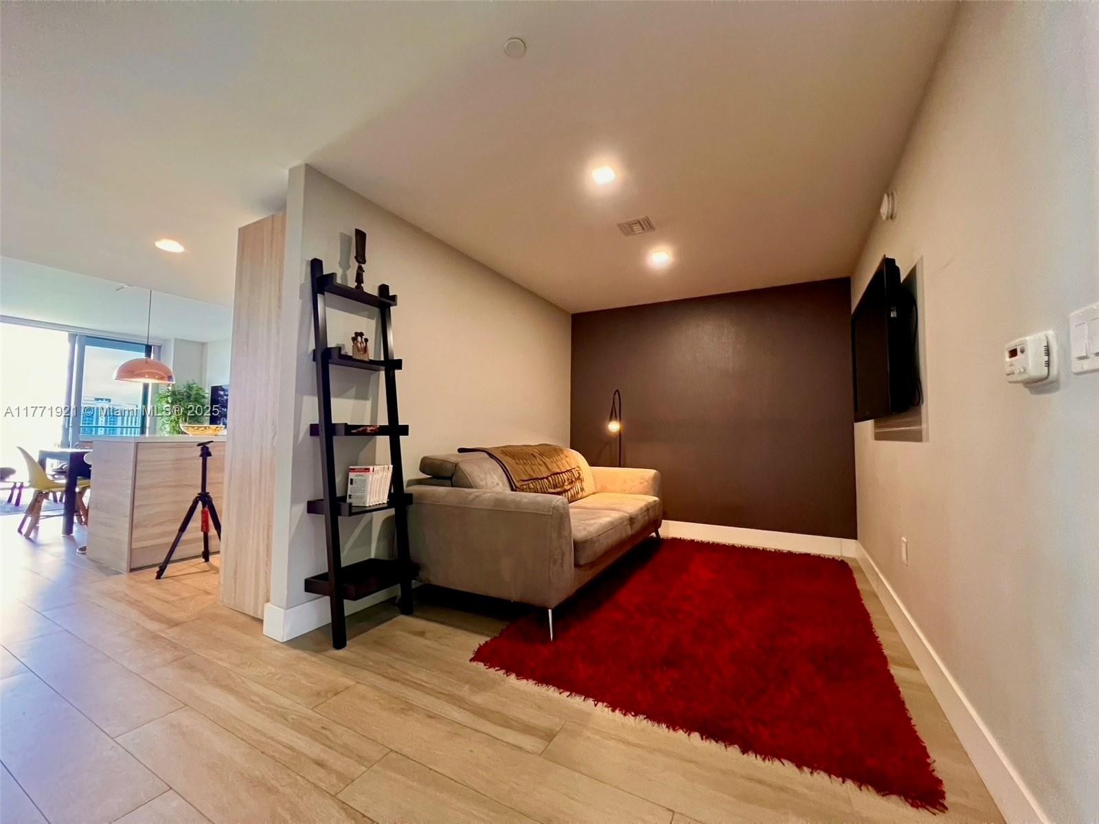 16385 Biscayne Blvd # 1906