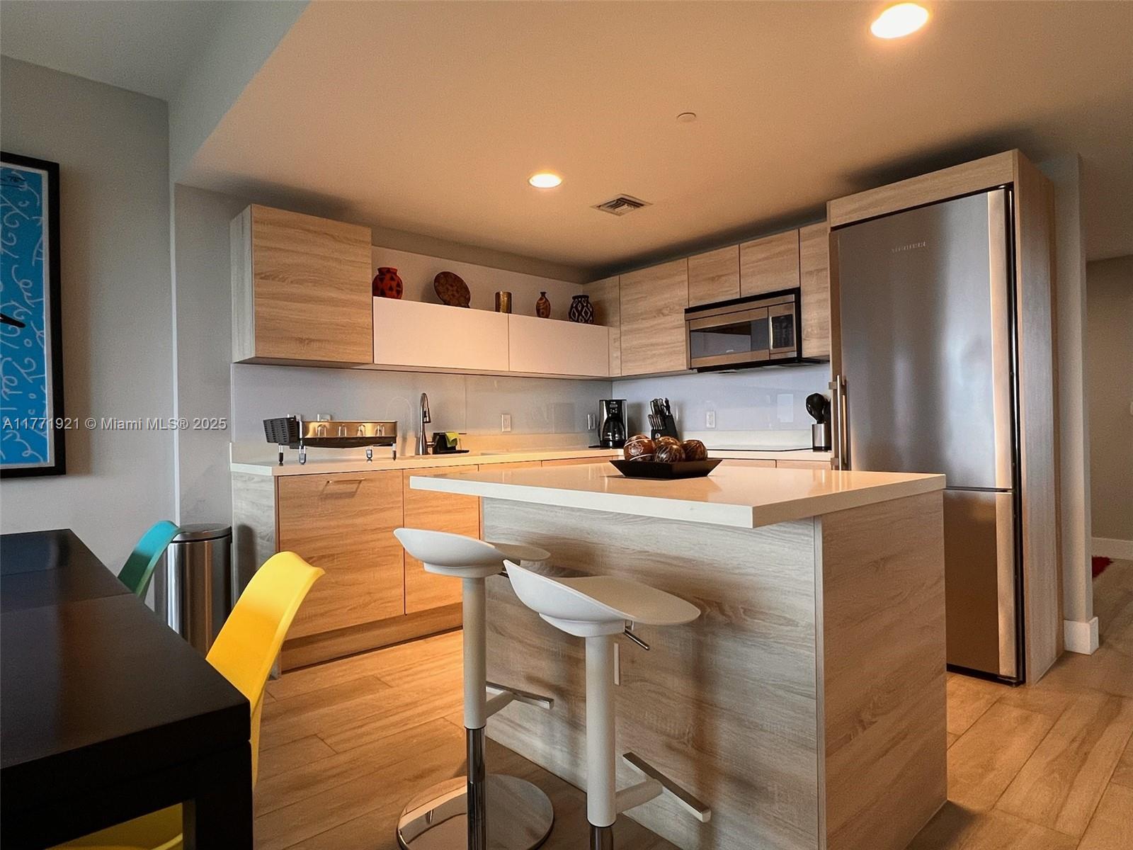 16385 Biscayne Blvd # 1906