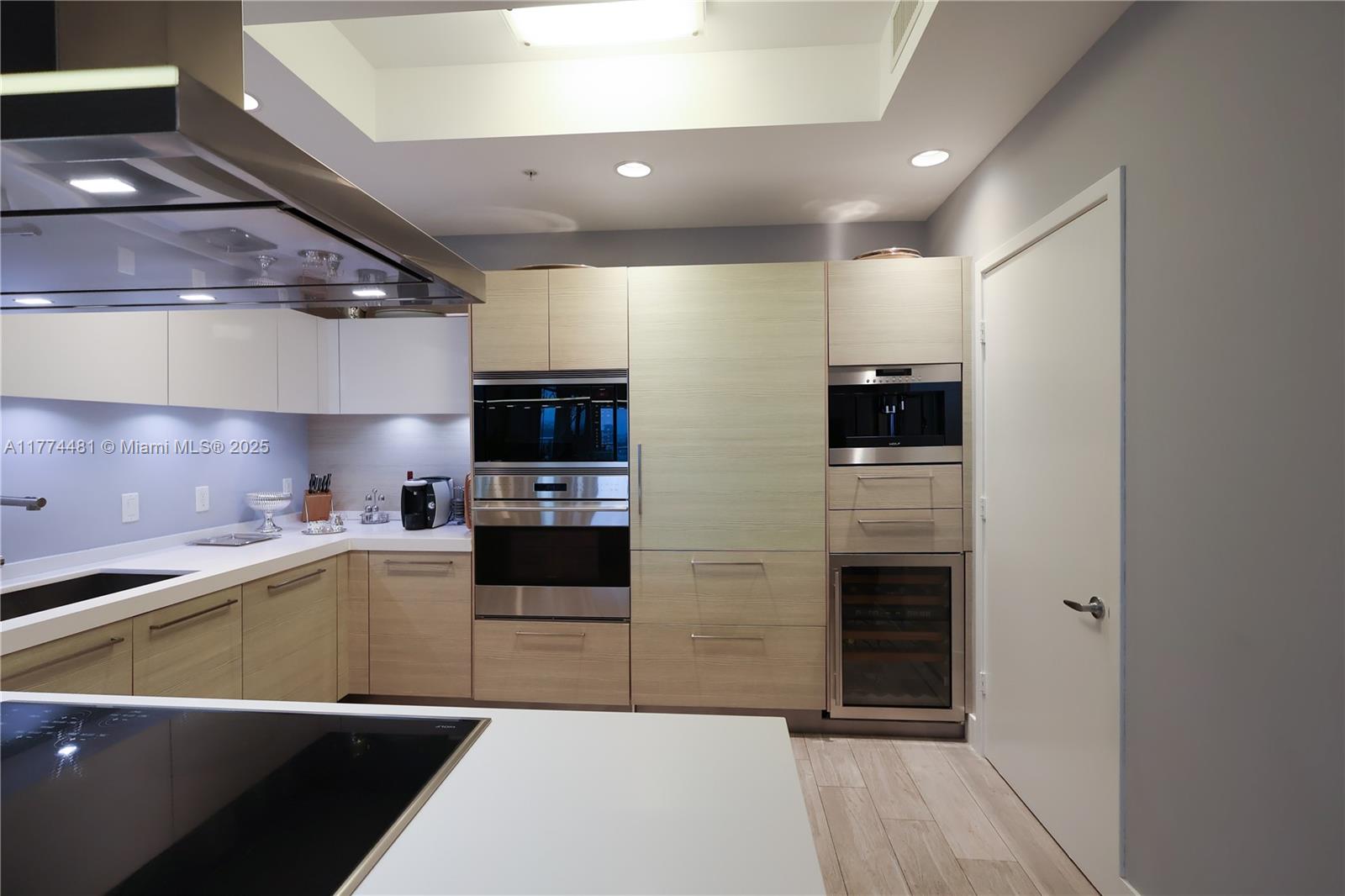 17301 Biscayne Blvd Unit: LPH4