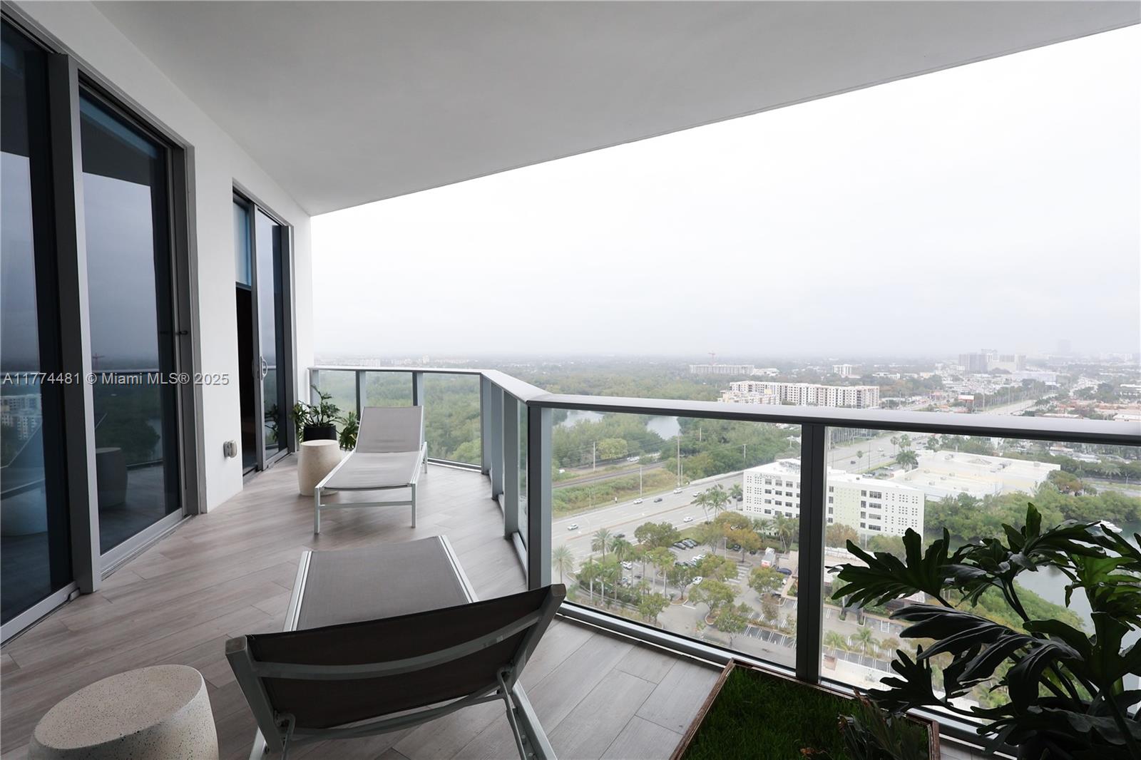 17301 Biscayne Blvd Unit: LPH4