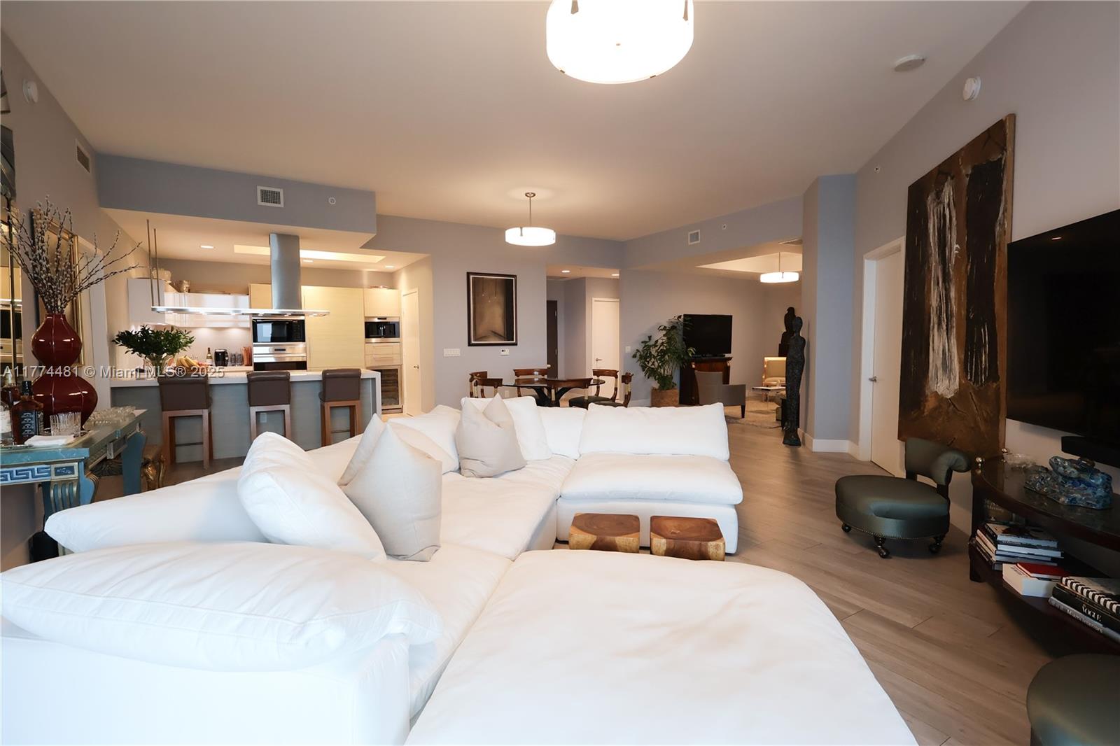 17301 Biscayne Blvd Unit: LPH4