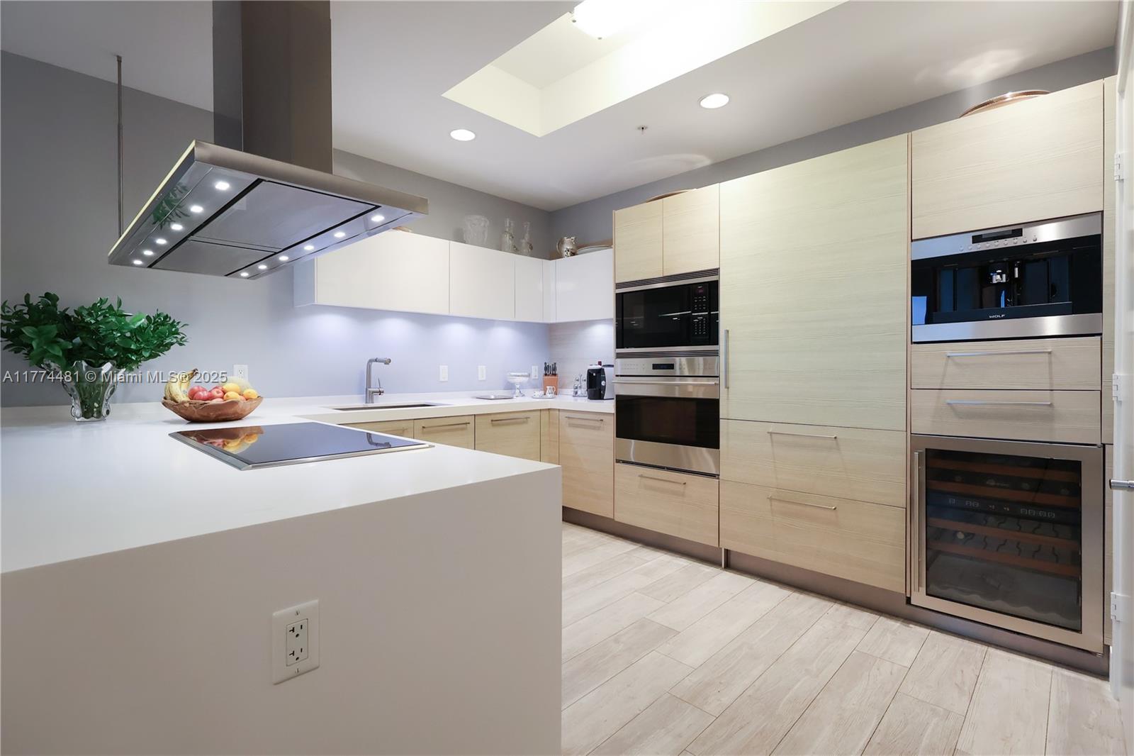 17301 Biscayne Blvd Unit: LPH4