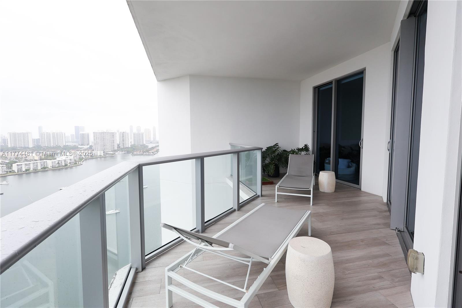 17301 Biscayne Blvd Unit: LPH4