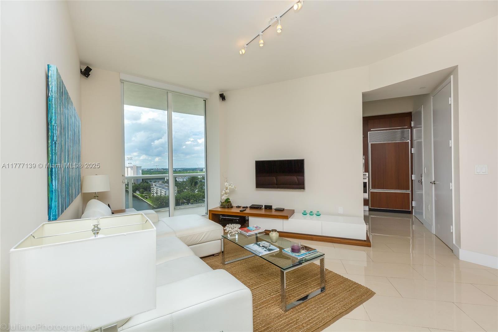 15811 Collins Ave # 1105