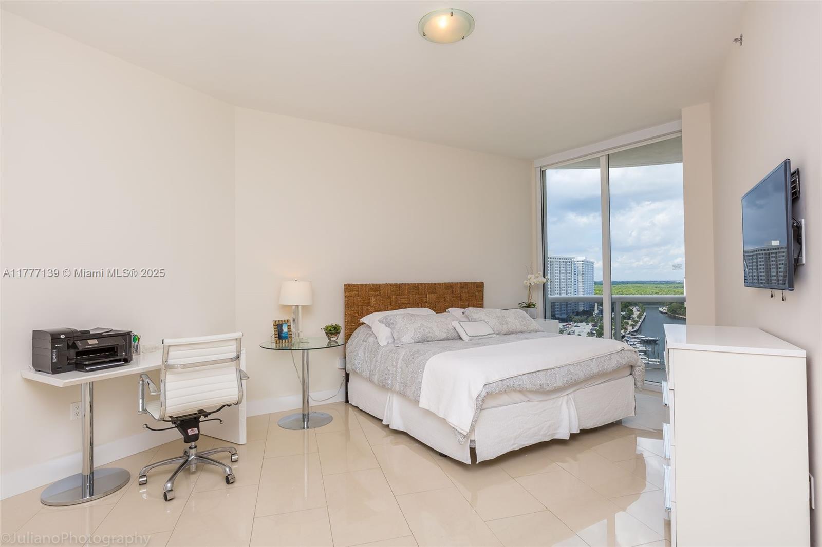 15811 Collins Ave # 1105