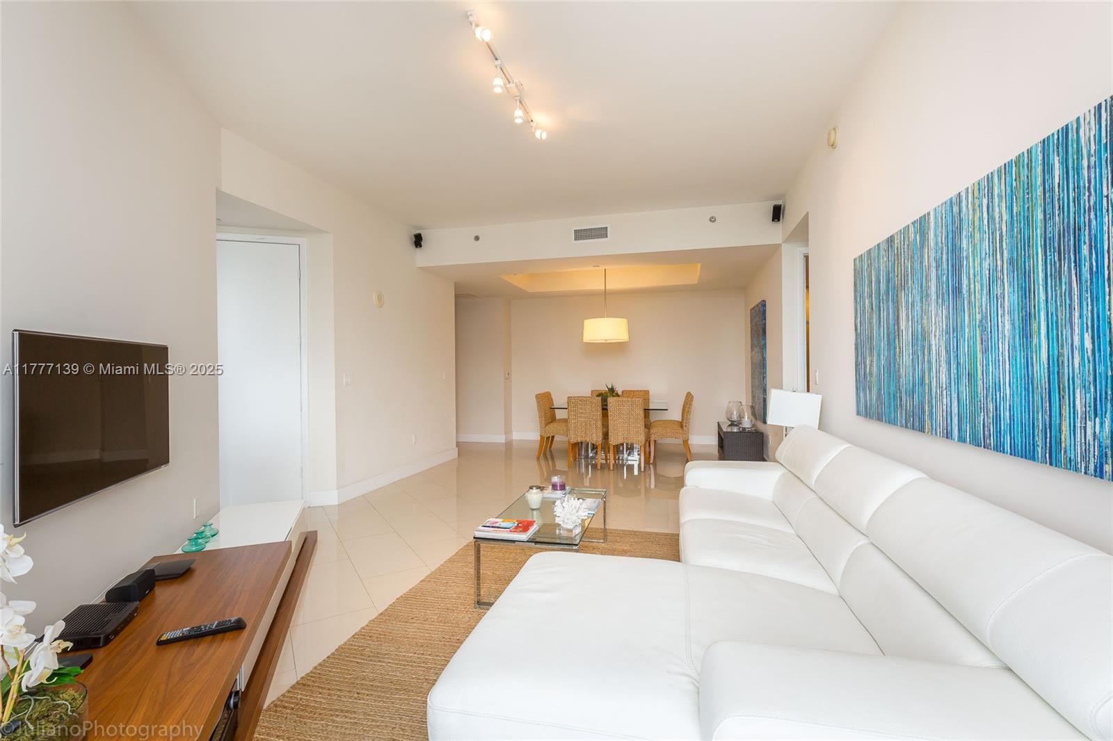 15811 Collins Ave # 1105