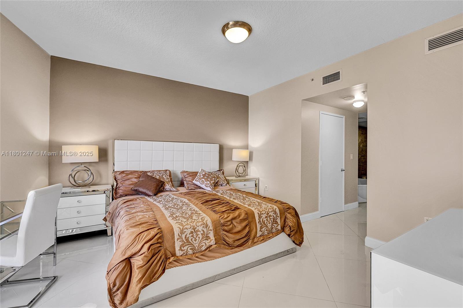 16275 Collins Ave # 2002