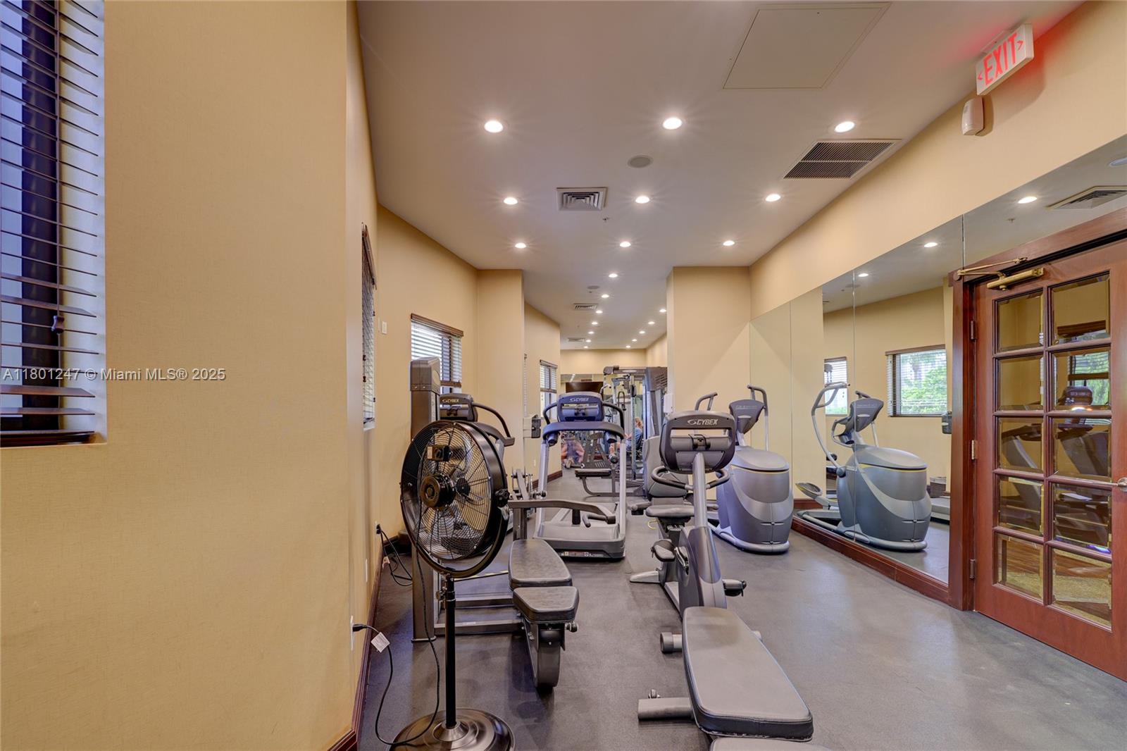 16275 Collins Ave # 2002