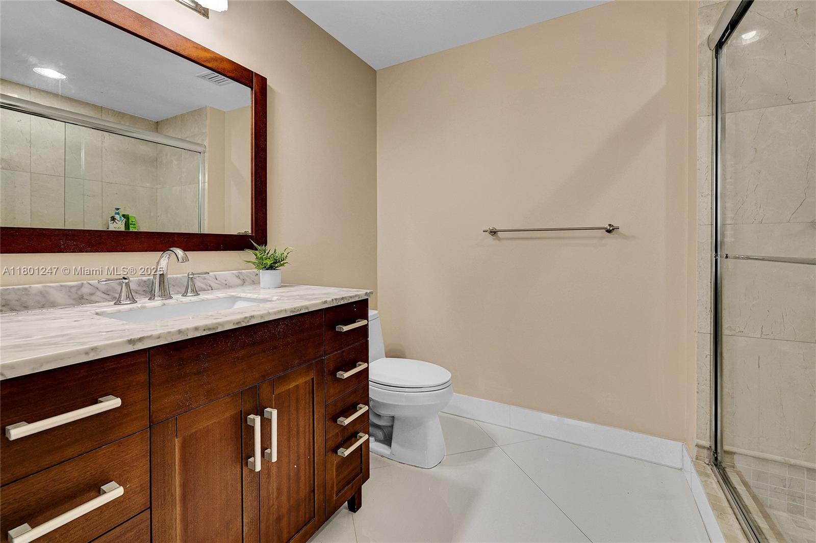 16275 Collins Ave # 2002