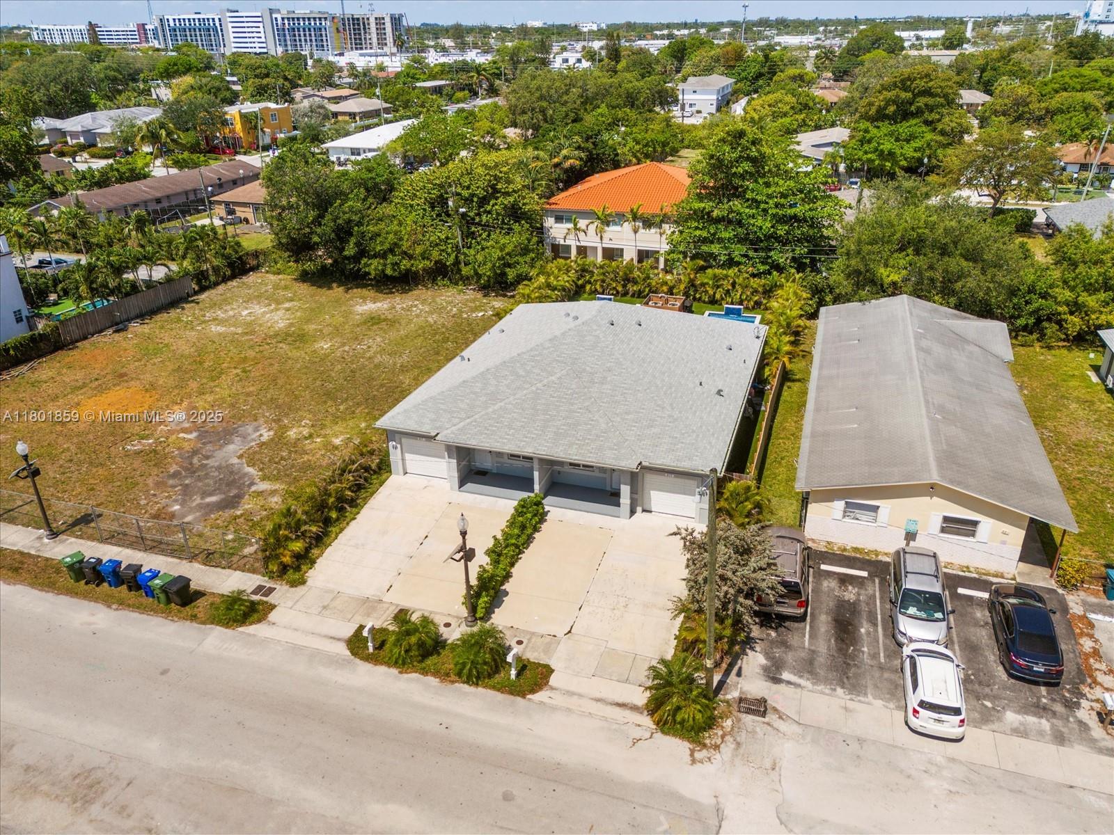 817-819 NW 1st Ave