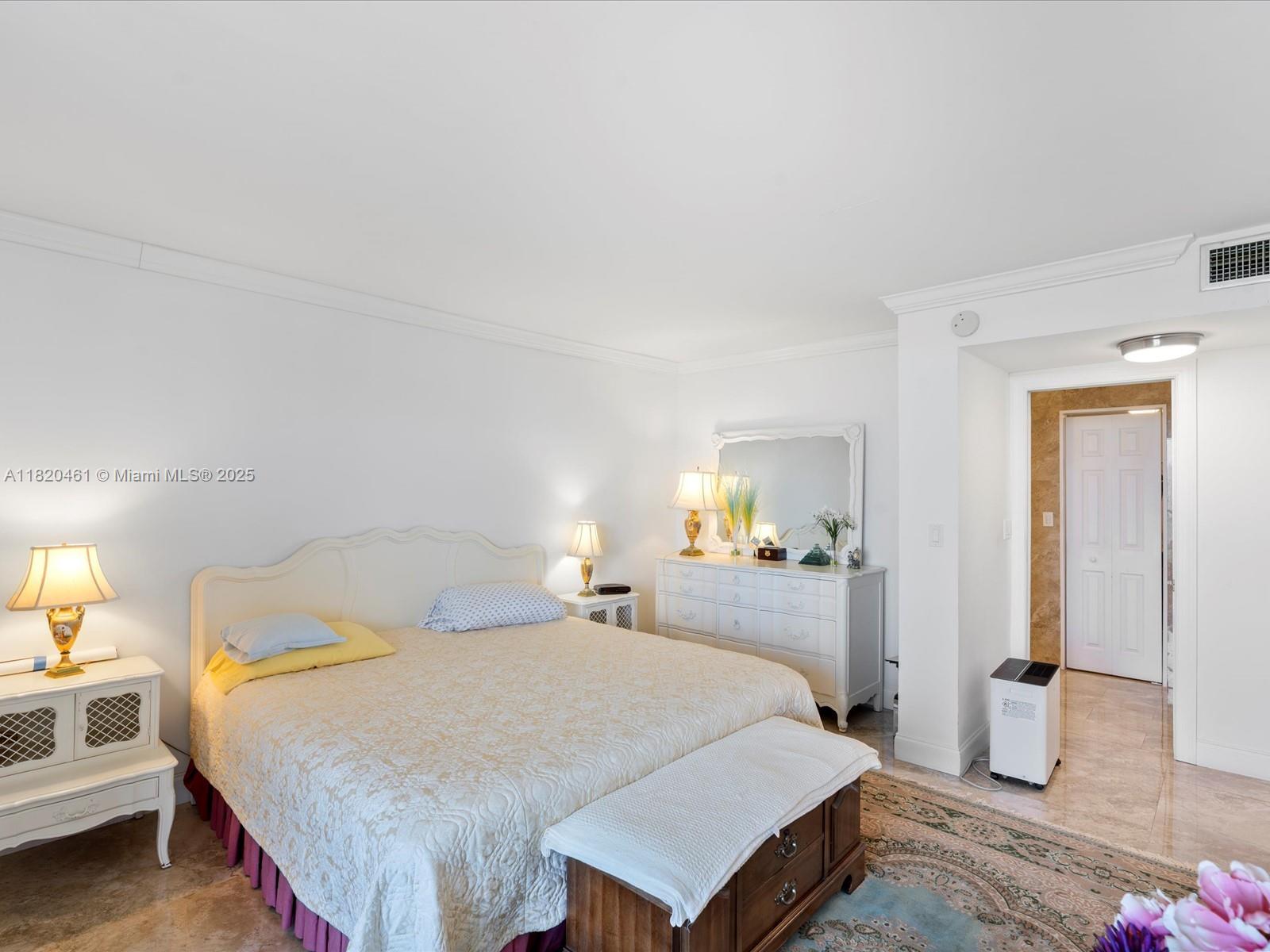 20335 W Country Club Dr # 2005