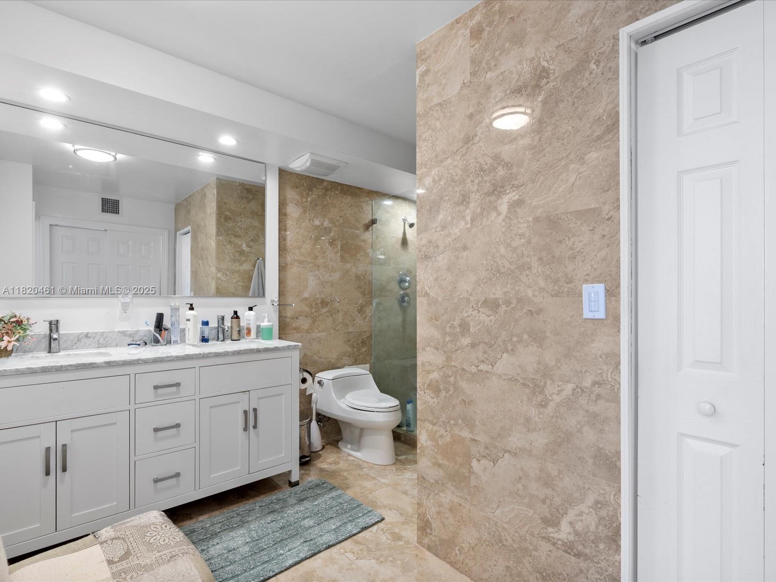 20335 W Country Club Dr # 2005