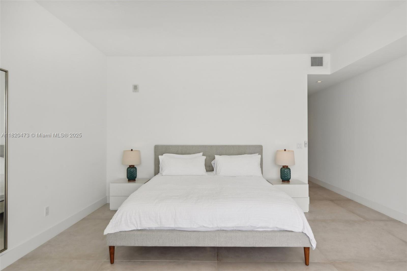 16901 Collins Ave # 1603