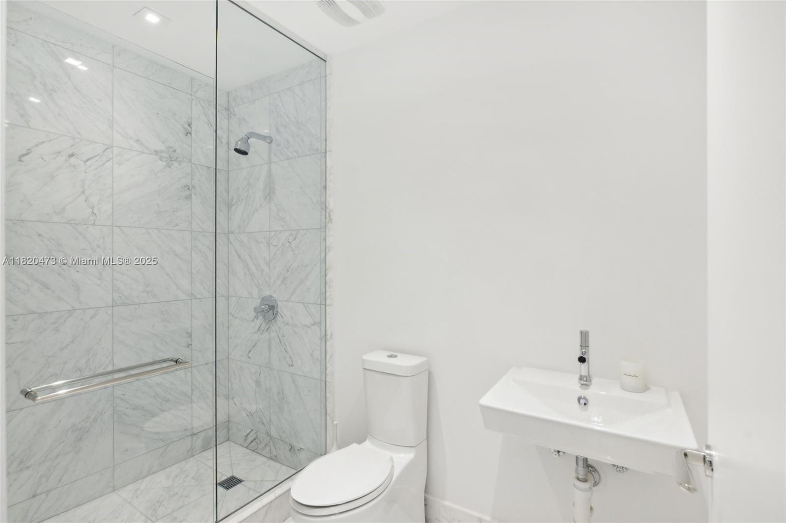 16901 Collins Ave # 1603