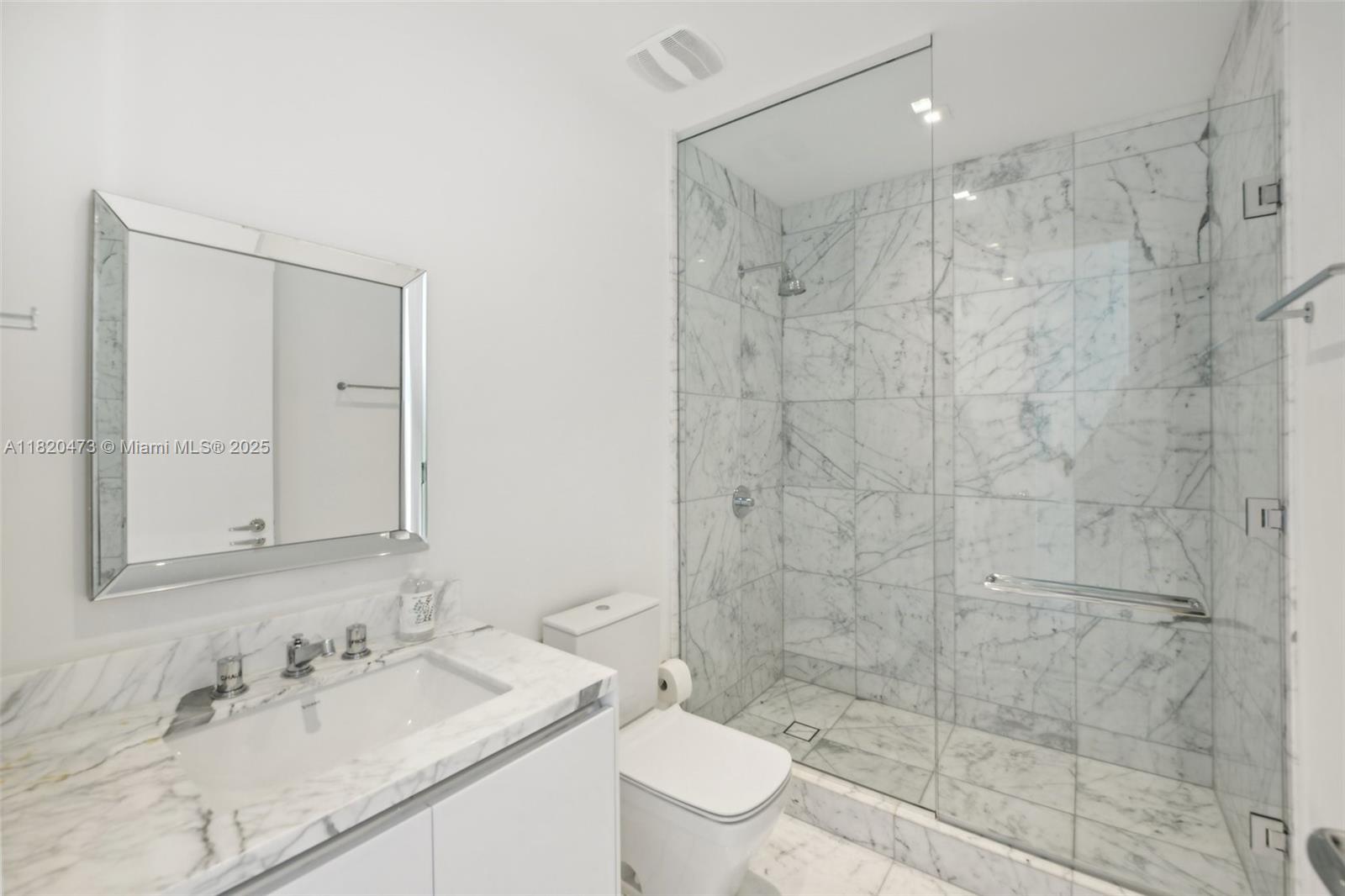 16901 Collins Ave # 1603