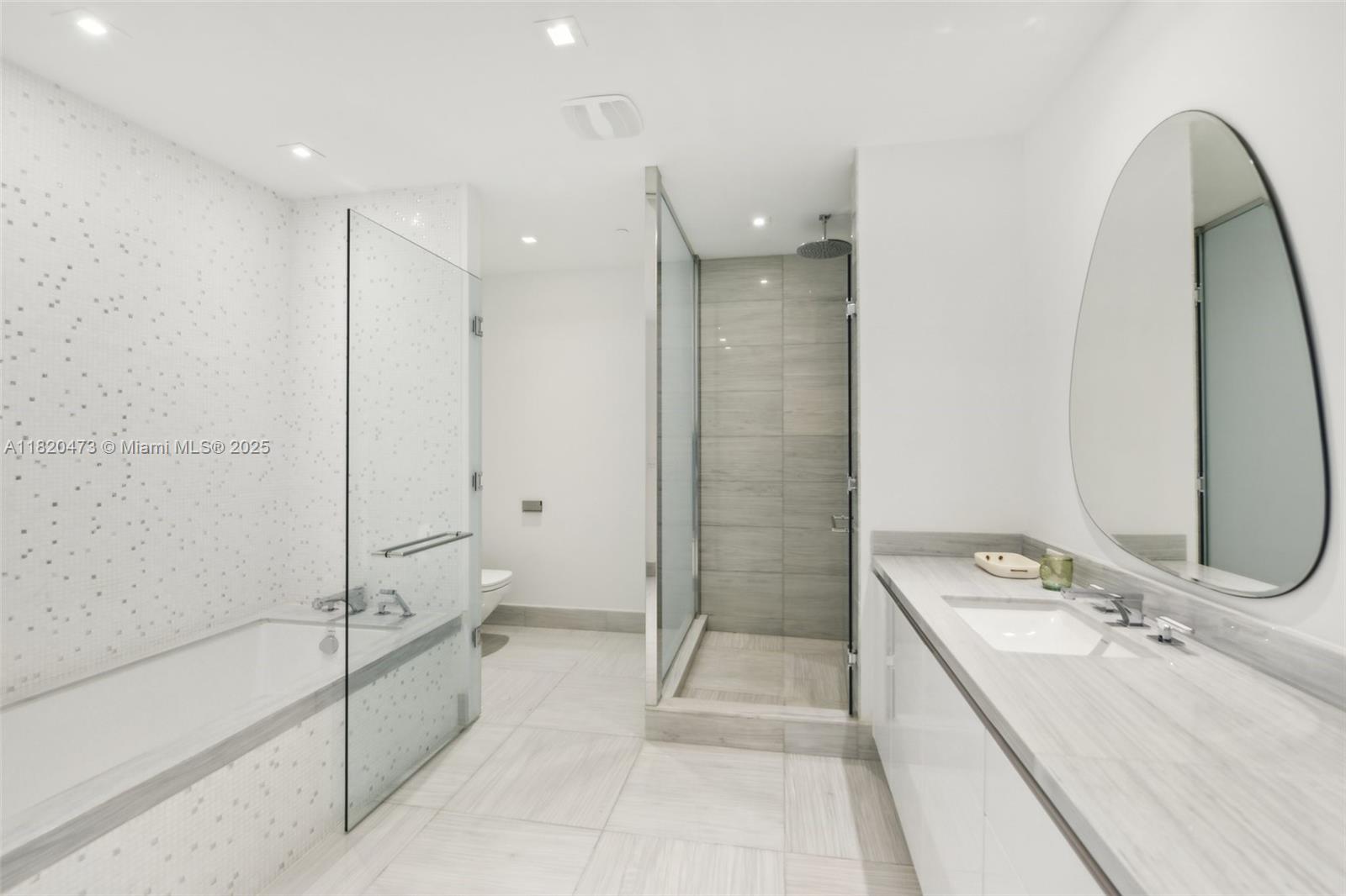 16901 Collins Ave # 1603