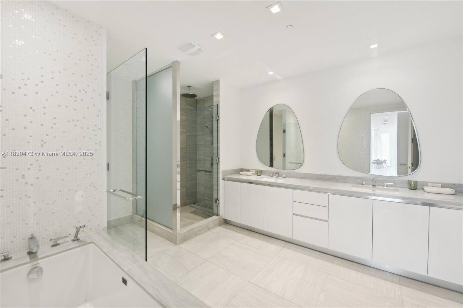 16901 Collins Ave # 1603