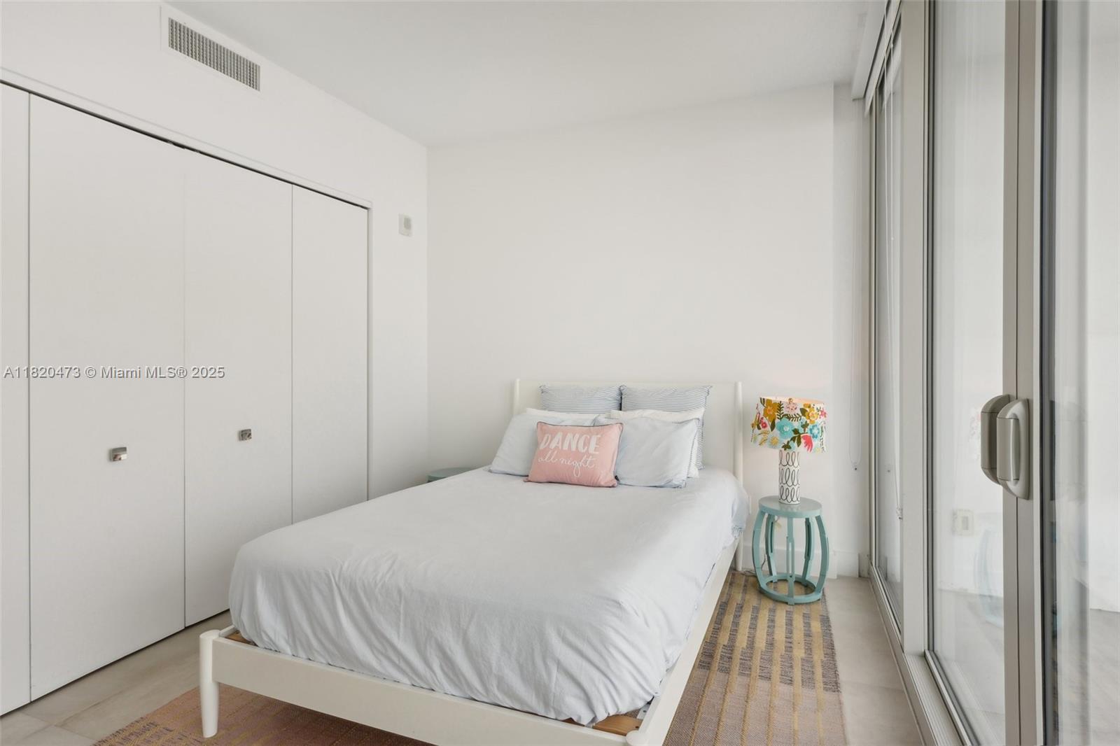 16901 Collins Ave # 1603