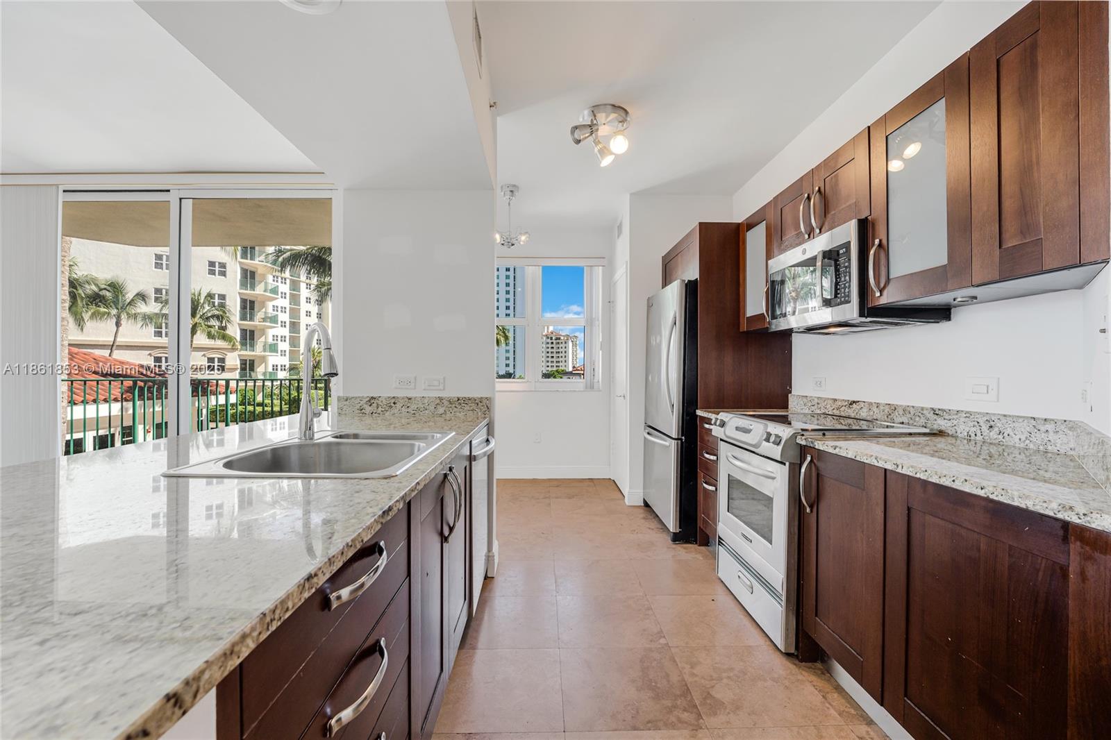 19900 E Country Club Dr # 612