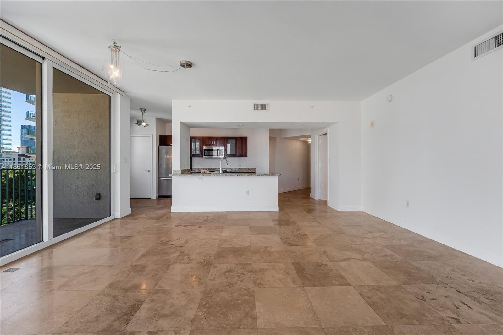 19900 E Country Club Dr # 612