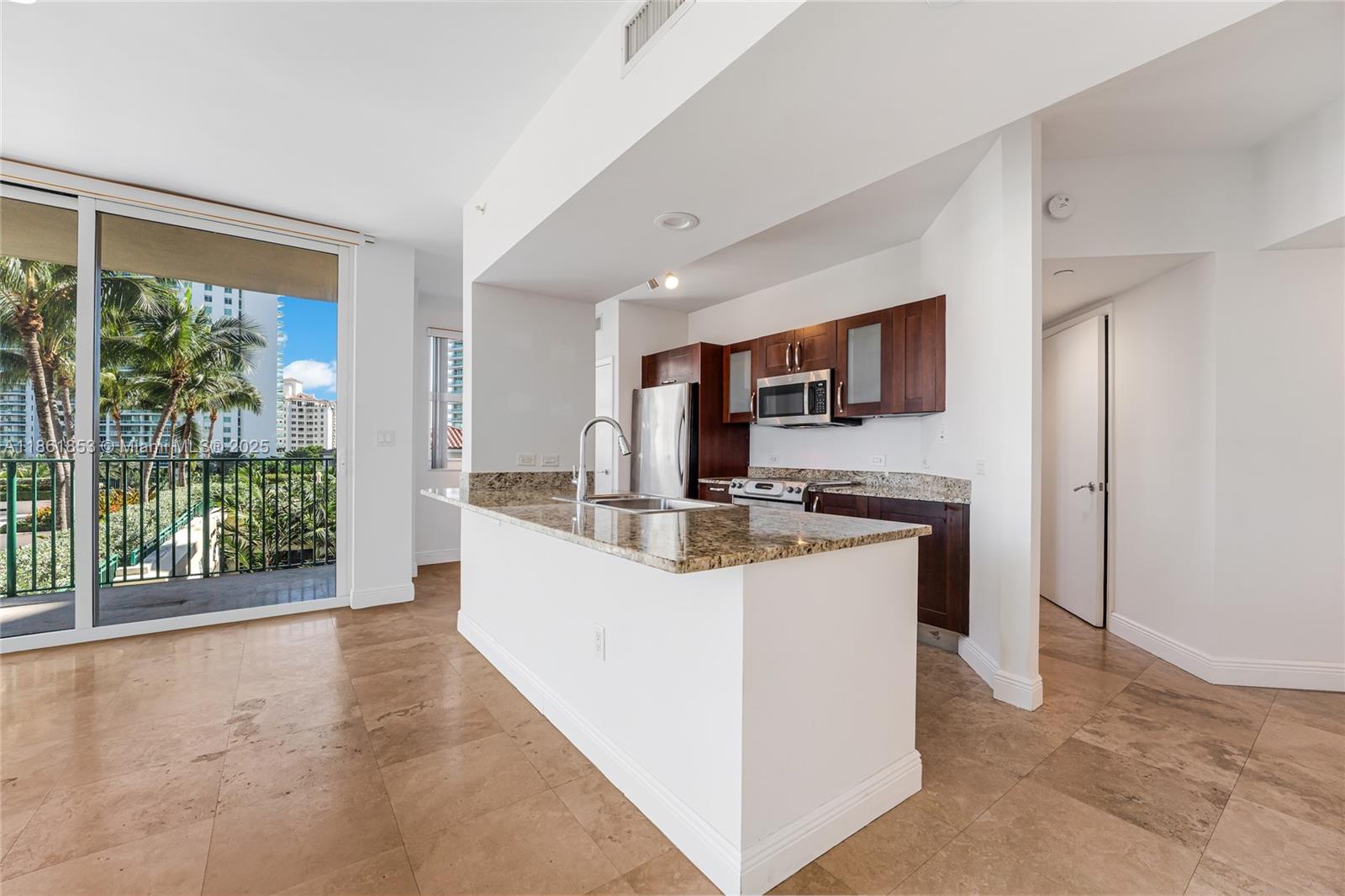 19900 E Country Club Dr # 612