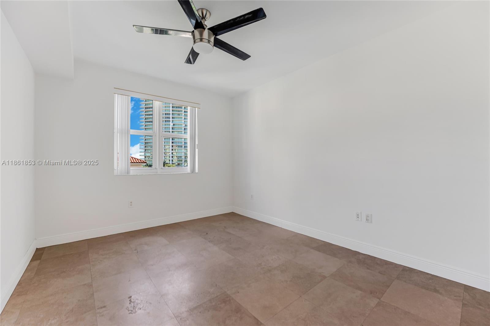 19900 E Country Club Dr # 612