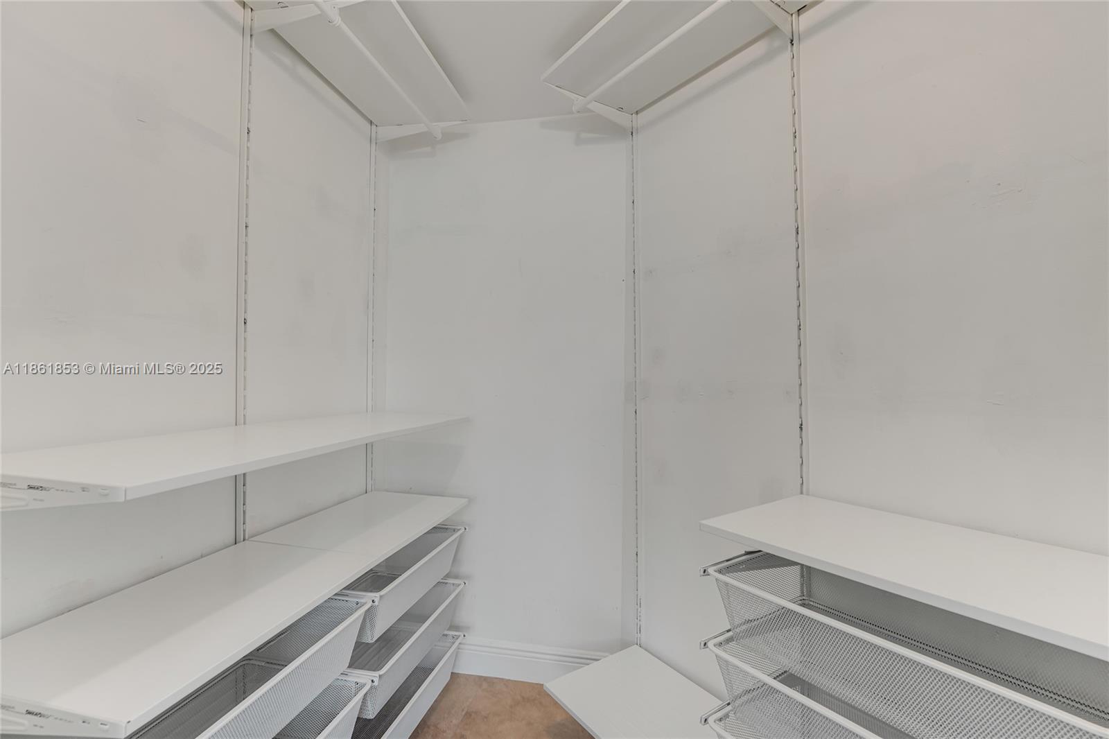 19900 E Country Club Dr # 612