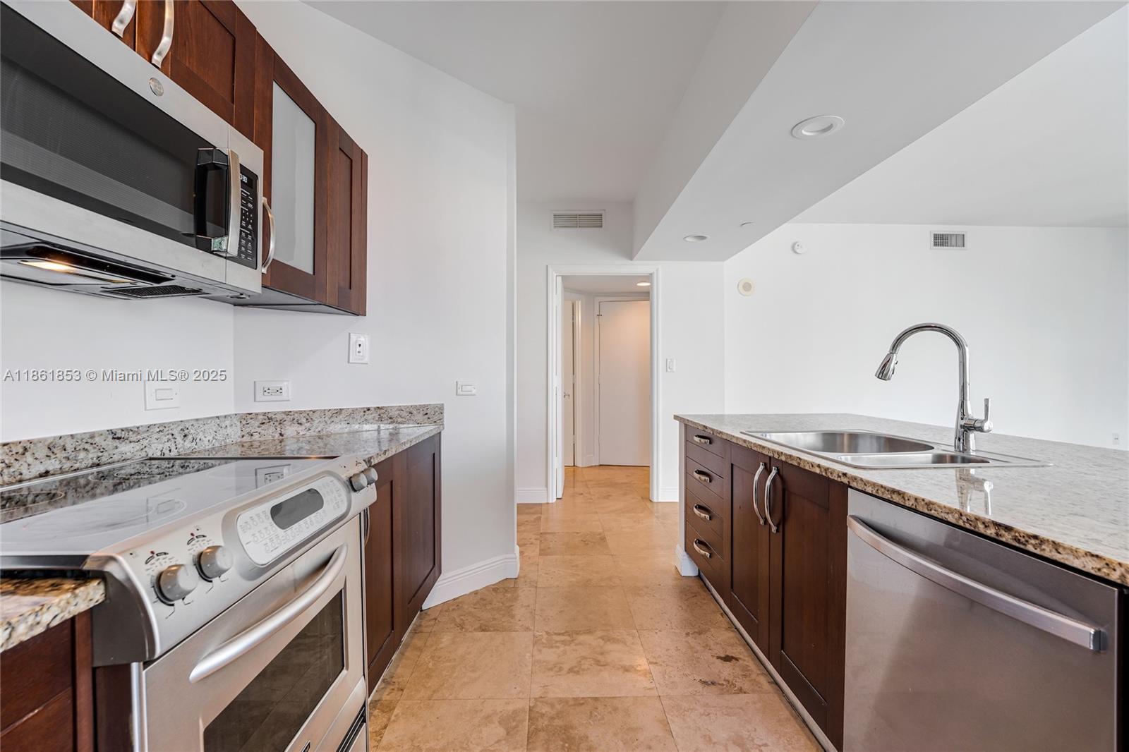 19900 E Country Club Dr # 612