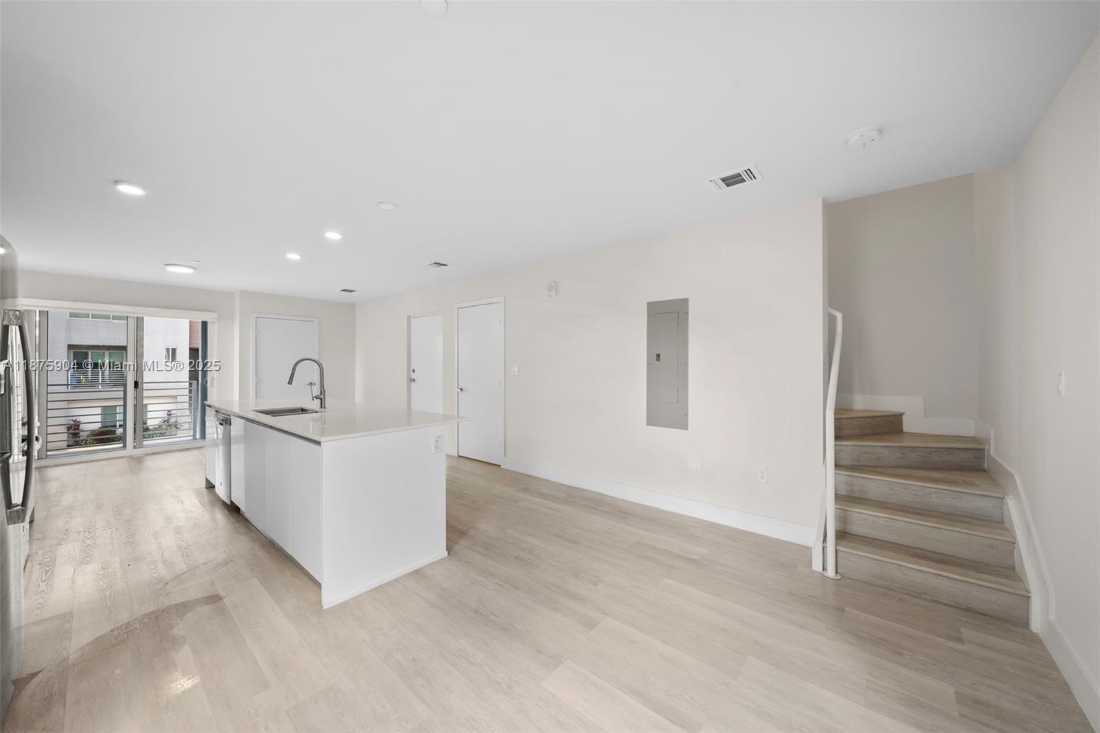 2555 NE 193rd St # 2201