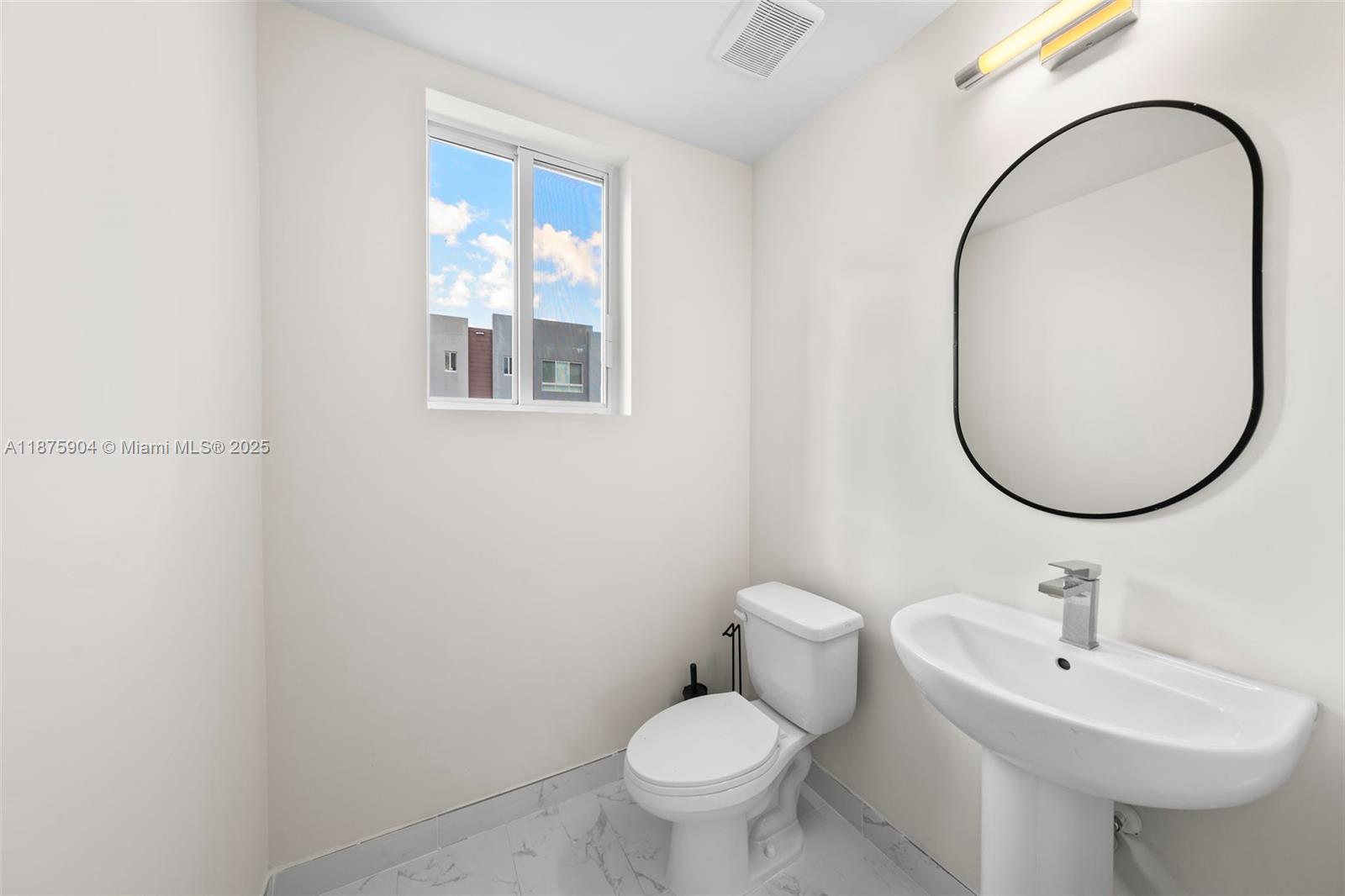 2555 NE 193rd St # 2201