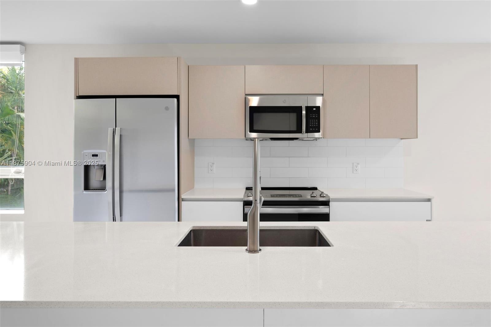 2555 NE 193rd St # 2201