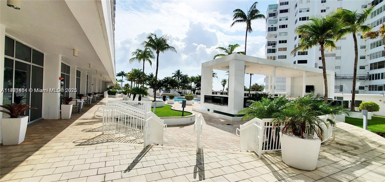 10275 Collins Ave # 323