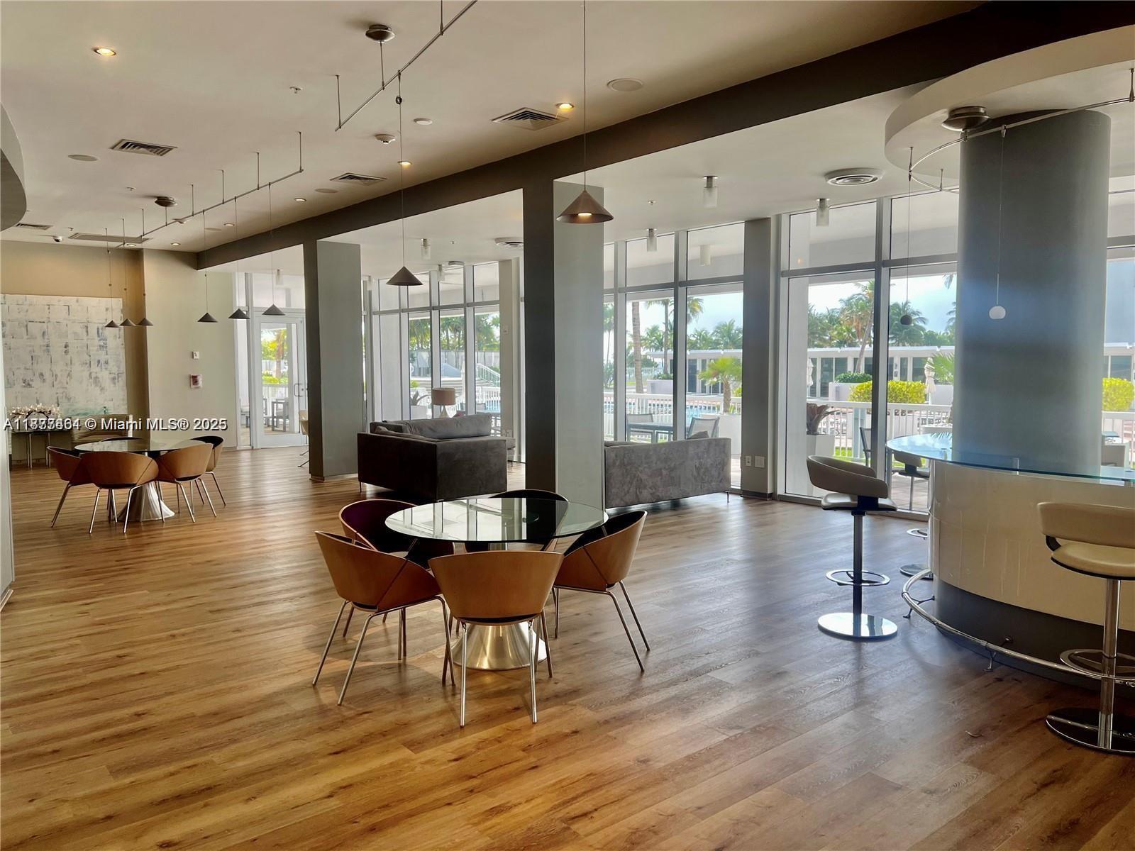 10275 Collins Ave # 323