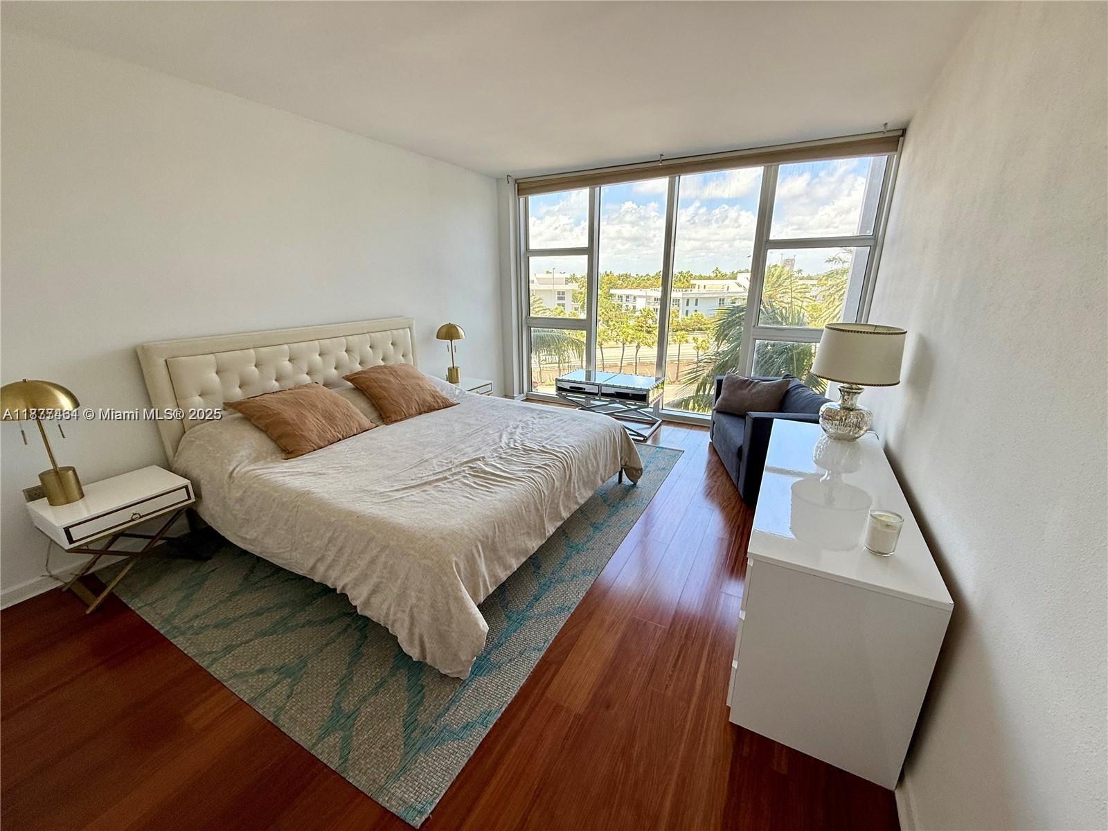 10275 Collins Ave # 323