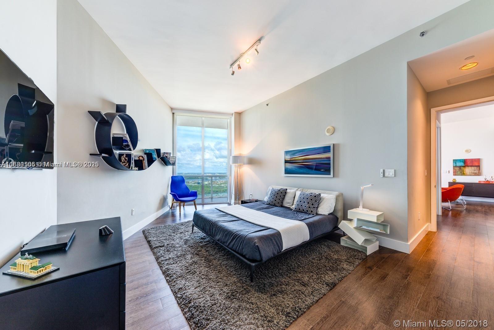 15811 Collins Ave # 3205