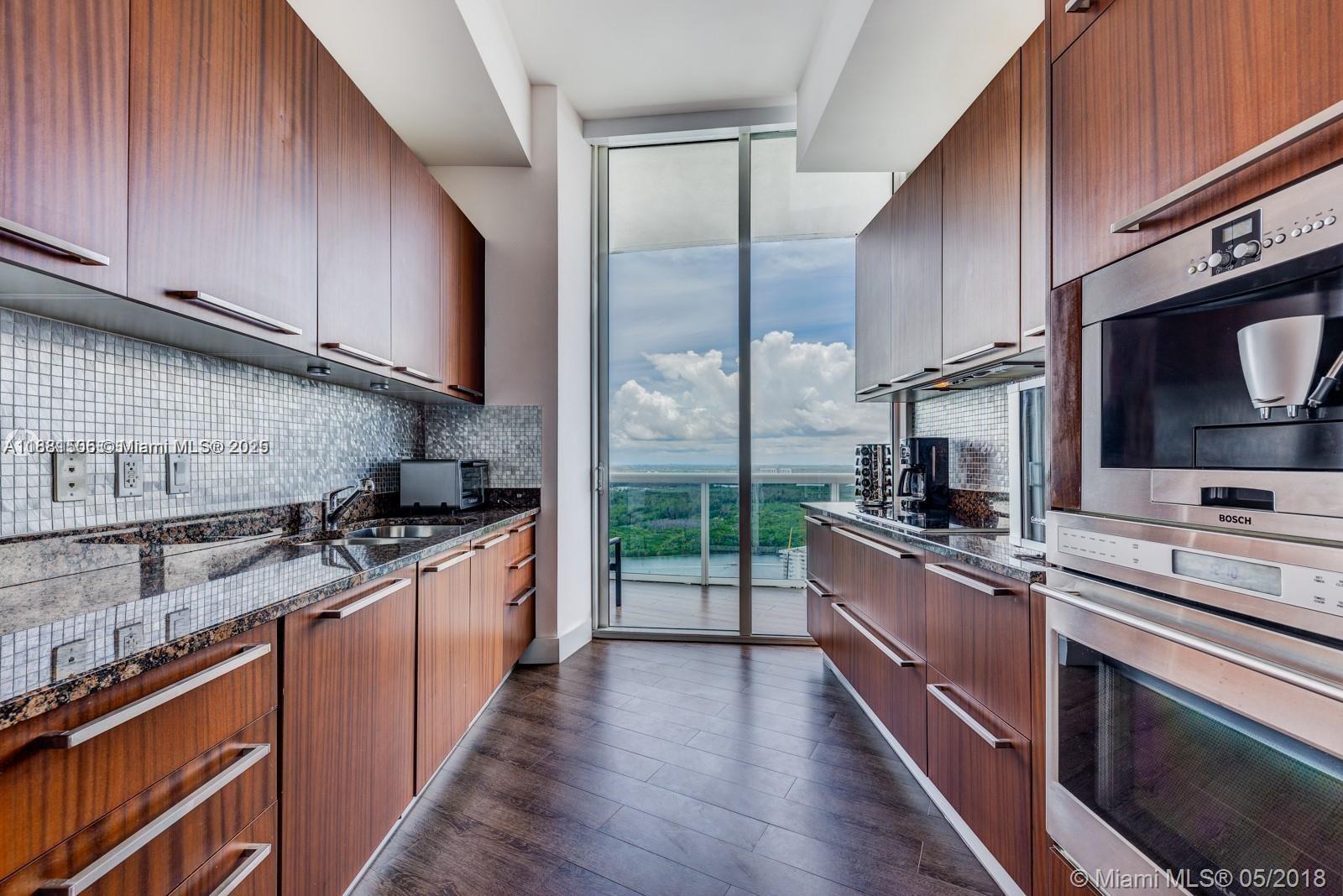 15811 Collins Ave # 3205