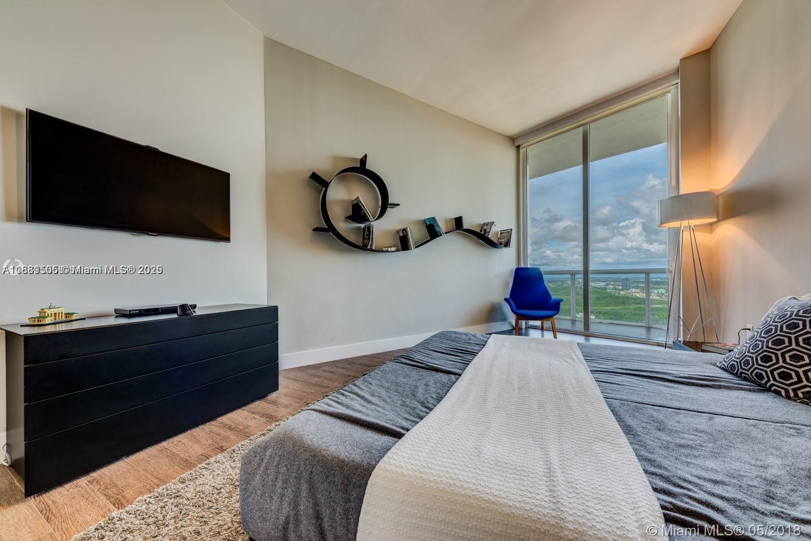 15811 Collins Ave # 3205