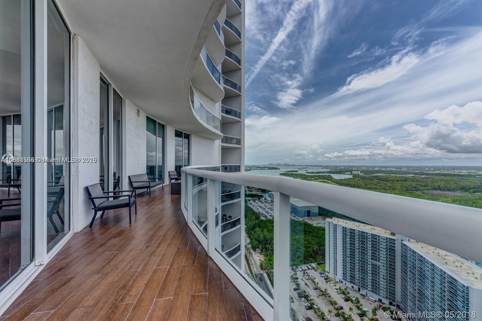 15811 Collins Ave # 3205